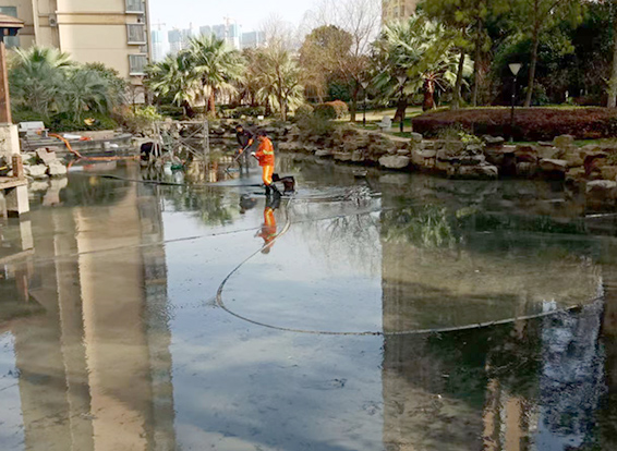 西山景观池淤泥清理